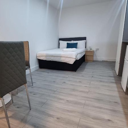 Brand New Collection Of Studios Close To Tube Station London Exterior photo