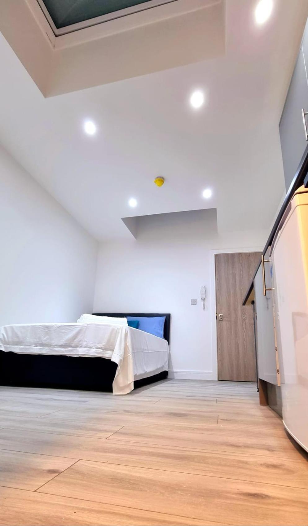 Brand New Collection Of Studios Close To Tube Station London Exterior photo