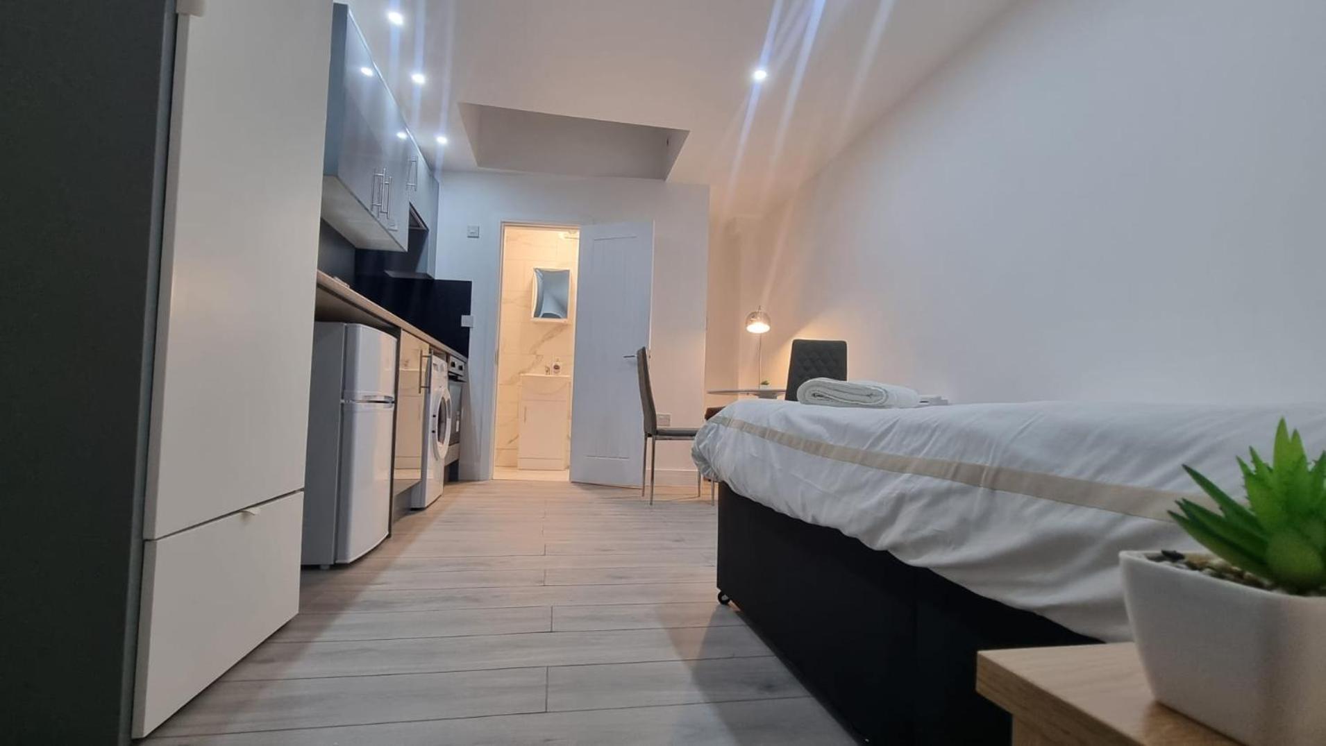 Brand New Collection Of Studios Close To Tube Station London Exterior photo