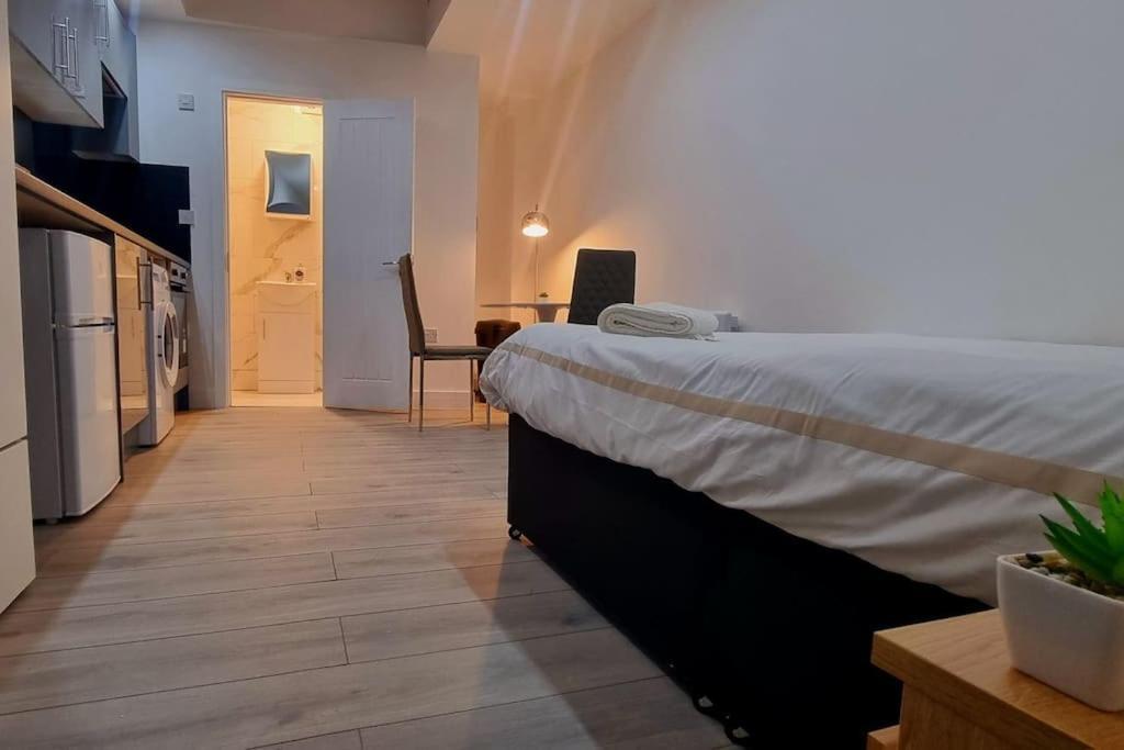 Brand New Collection Of Studios Close To Tube Station London Exterior photo