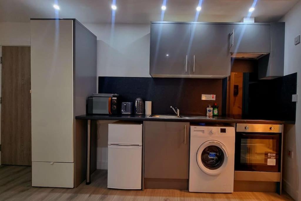 Brand New Collection Of Studios Close To Tube Station London Exterior photo